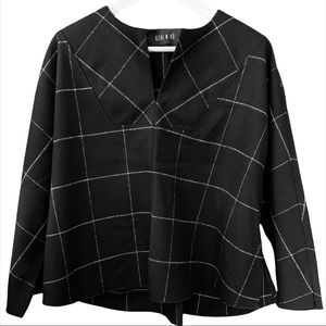 Windowpane pattern thin jumper, comfy, artsy cut. Never worn